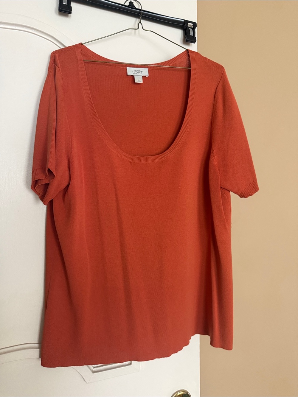LOFT Scoop Neck Short Sleeve Top in Rust